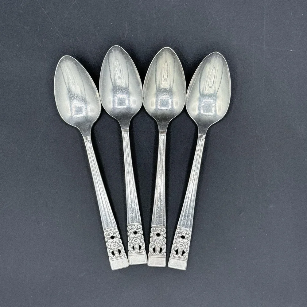 Oneida Community CORONATION Silverplate Flatware 1936 Set of 4 Teaspoons Vintage